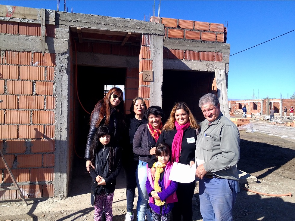 El sábado 326 familias de cinco localidades visitaron su casa en construcción