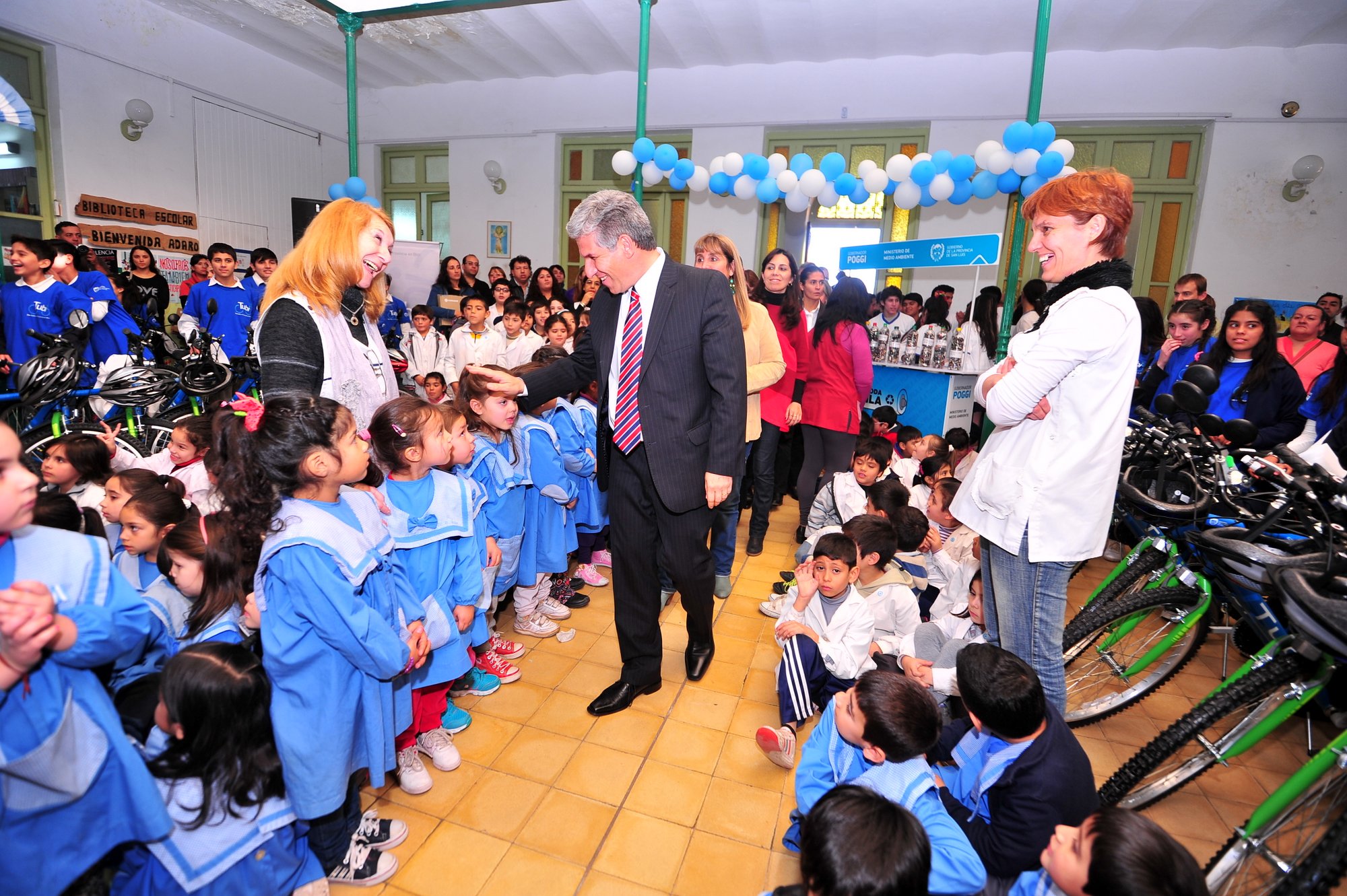 Compus y bicis para la Escuela “Bartolomé Mitre”