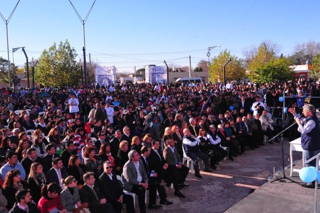 El gobernador, llamará a licitación para la construcción de 1000 viviendas en la ciudad de San Luis