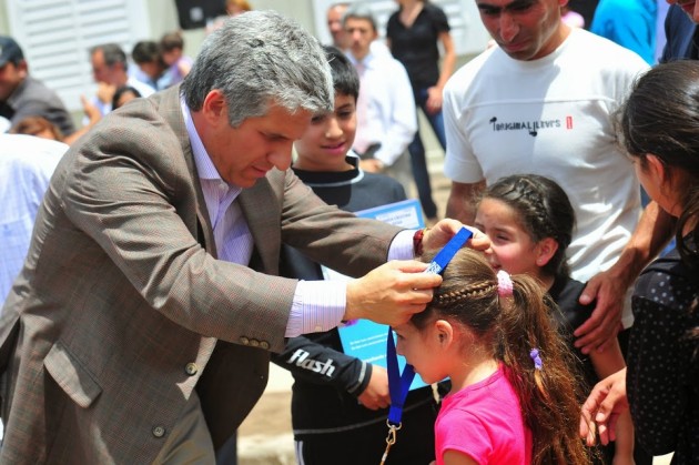 El gobernador inicia el camino hacia la casa propia de 1000 familias