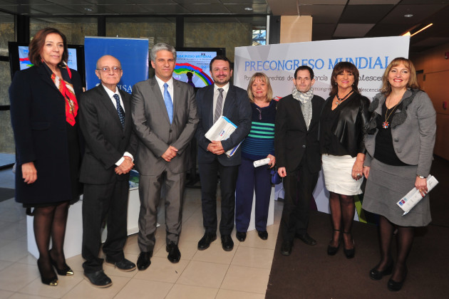 El gobernador, CPN Claudio Poggi, junto a los integrantes de la mesa académica 