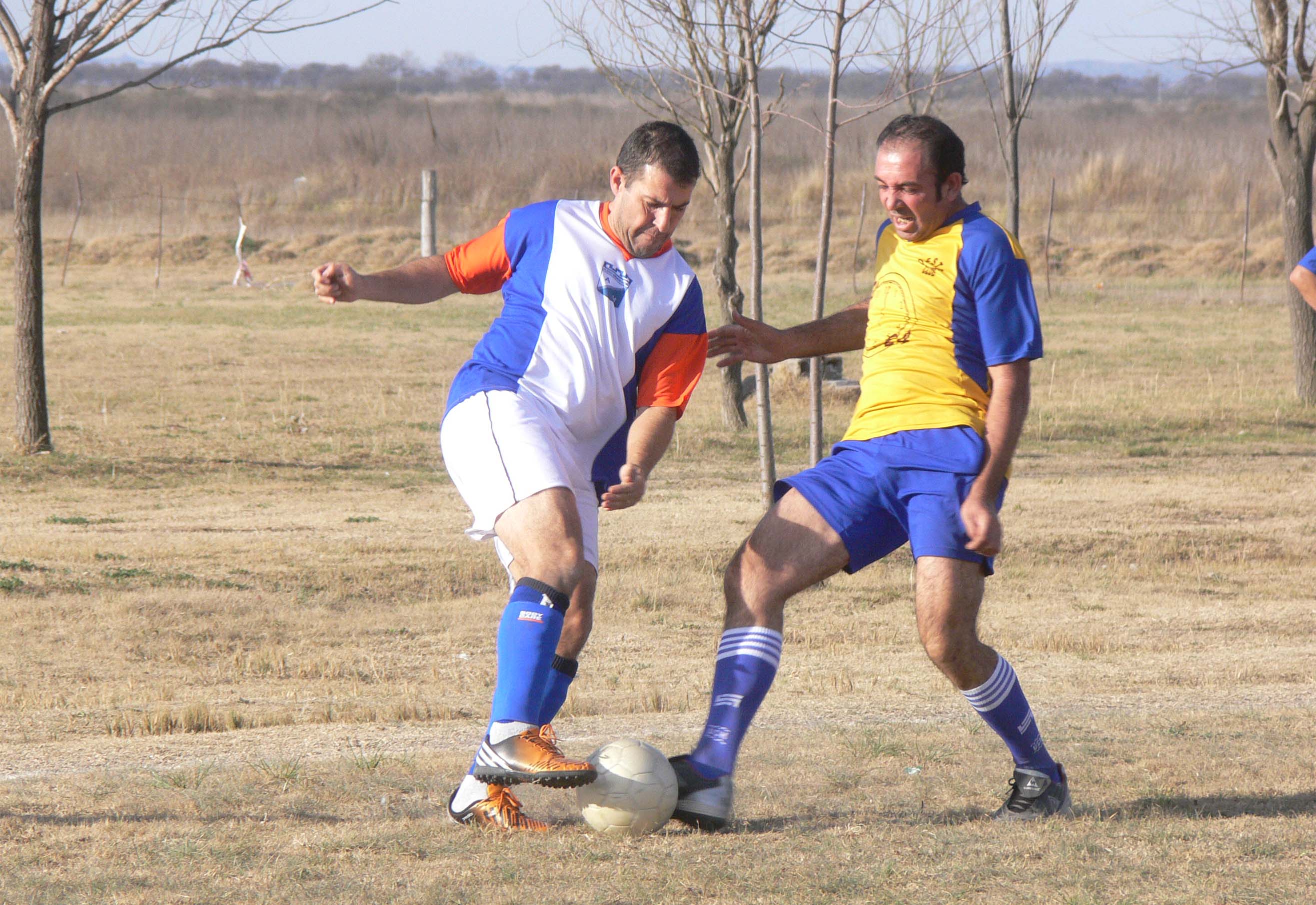 La pelota no se detiene para los veteranos