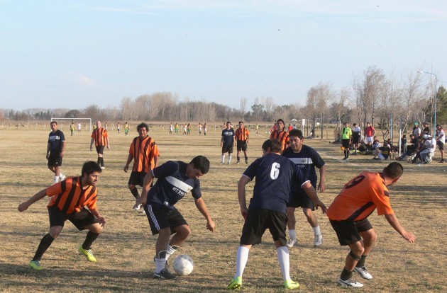 Comenzó el torneo “23º Aniversarios Liga Mercedina de Fútbol Seniors”