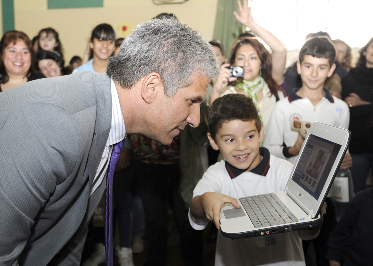 Nueva entrega de computadoras, bicicletas y equipamiento TIC para Laboratorio