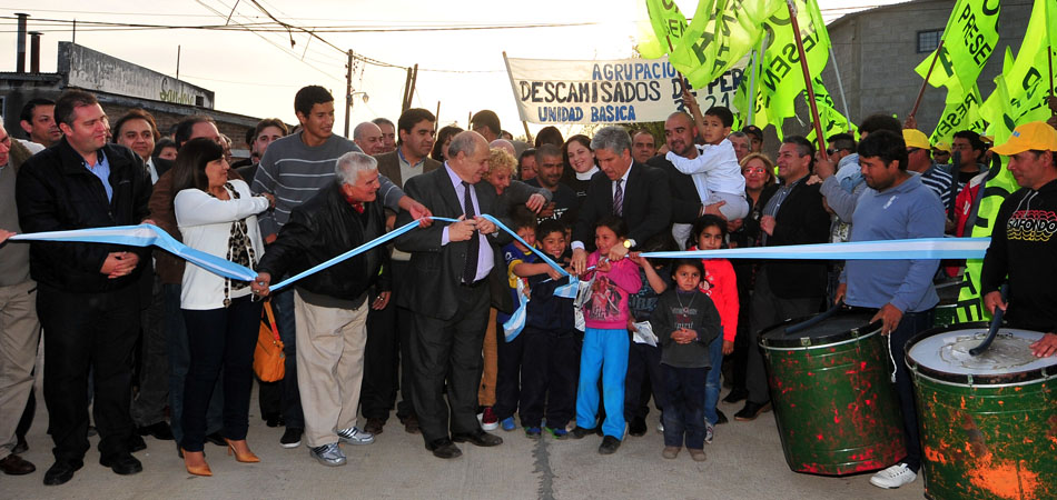 El gobernador inauguró 29 cuadras de pavimento en barrios mercedinos