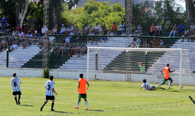 Daniel Garro convirtió el tercer gol de Estudiantes