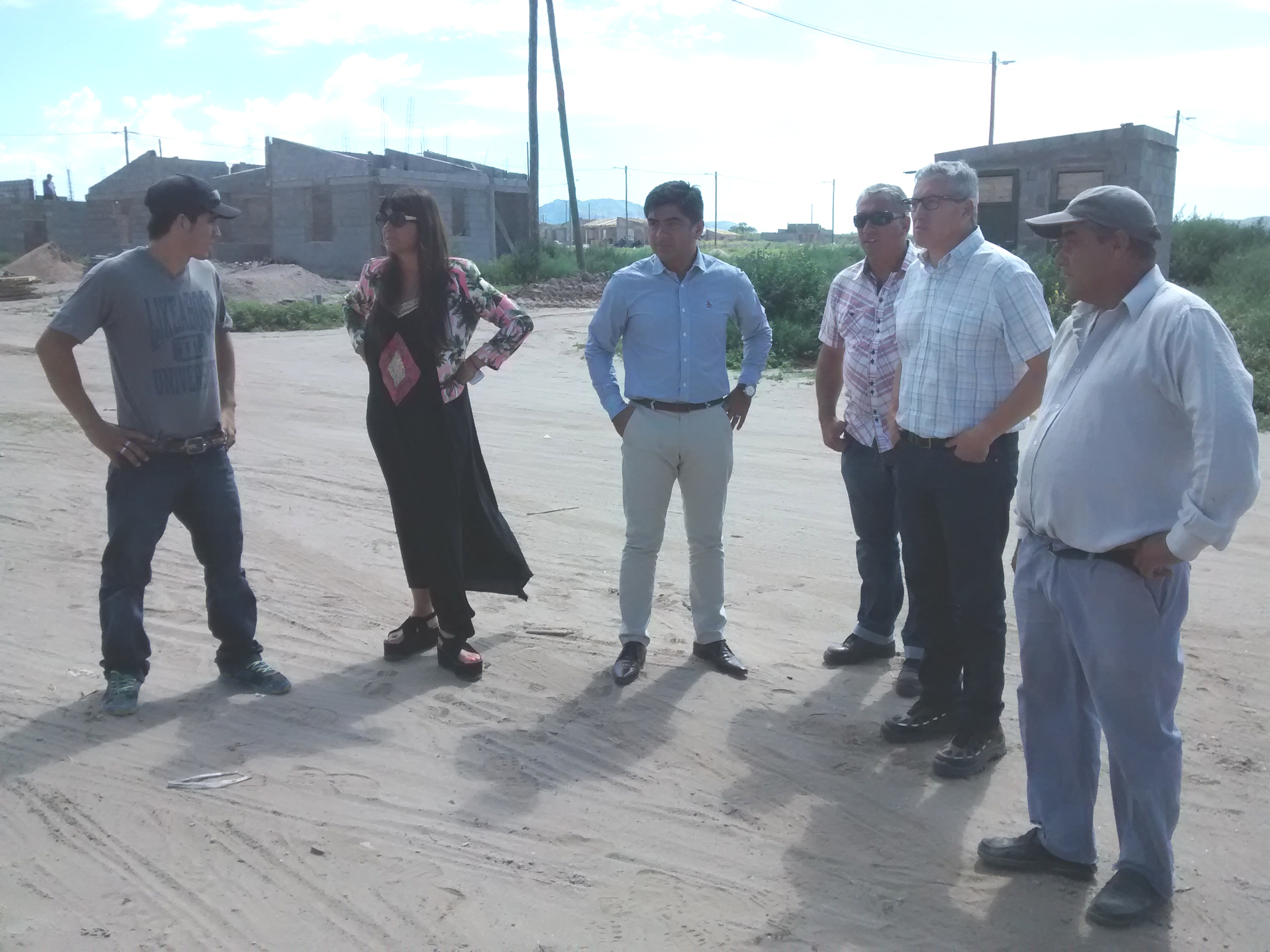 La ministra Lucero visitó las viviendas en construcción del barrio Estrella del Sur