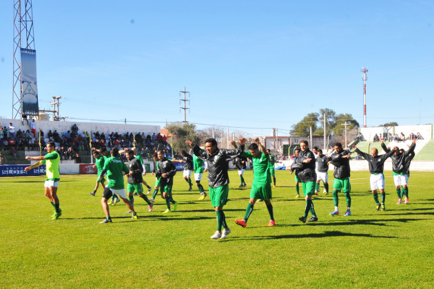 El plantel Albiverde repetirá este viernes los trabajos en su cancha.