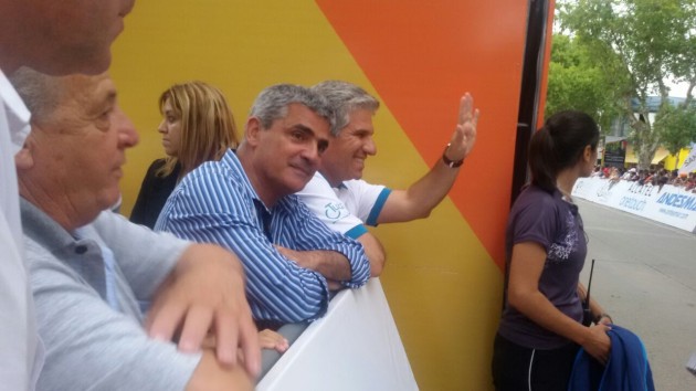 Claudio Poggi junto a Jorge Díaz recibieron a los ciclistas en la llegada a Villa Mercedes