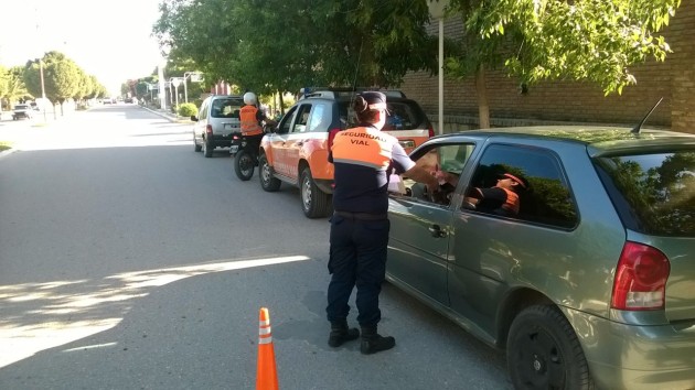 Controles vehiculares por el período estival en los distintos puntos turísticos de la provincia