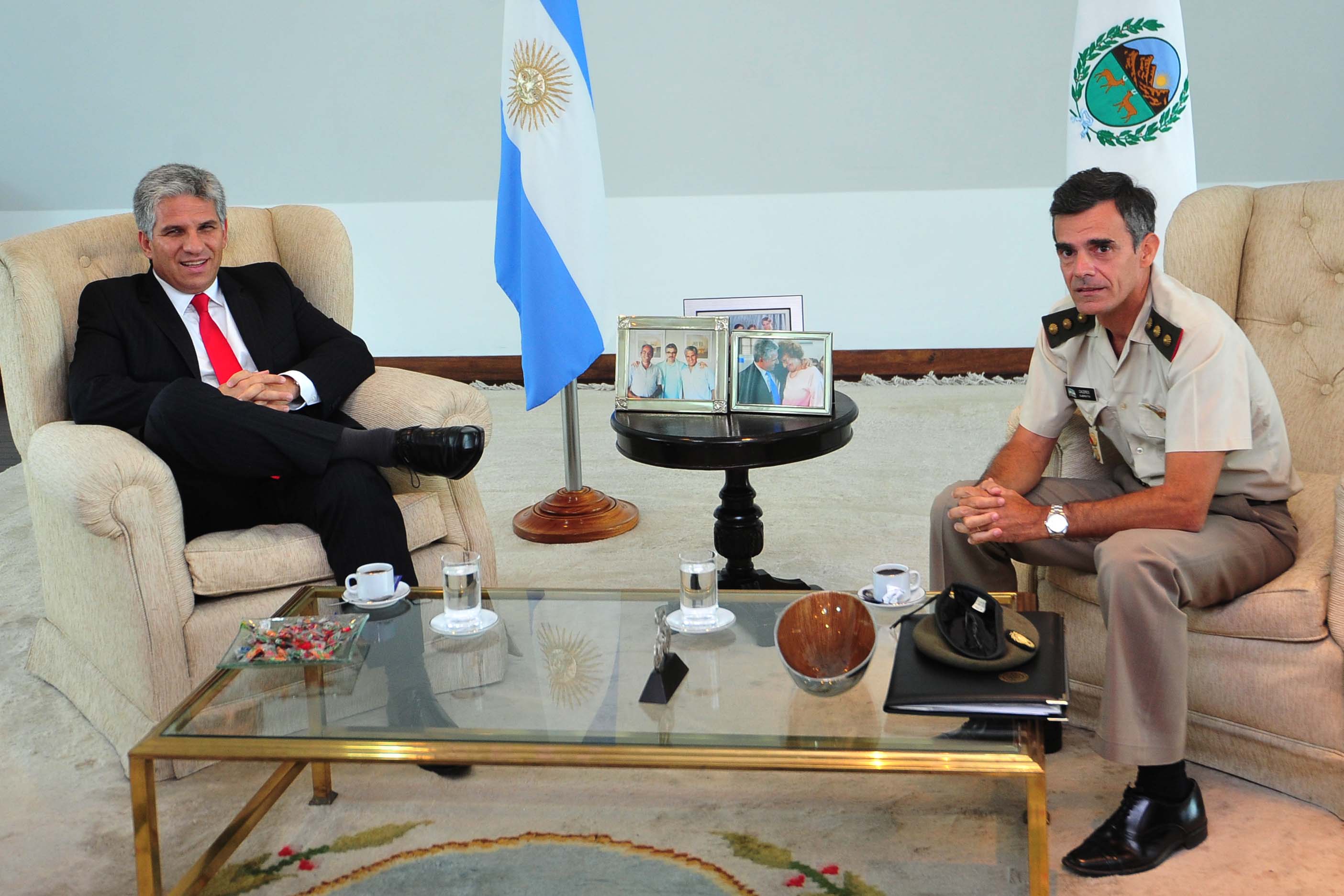 El gobernador recibió los saludos protocolares del jefe de la Guarnición Militar San Luis