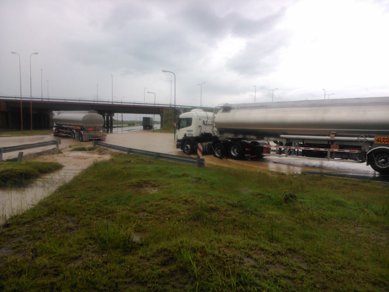 La lluvia provocó un accidente