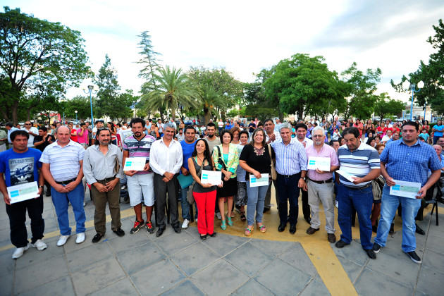 Claudio Poggi entregó aportes a 44 ONG del departamento Ayacucho 