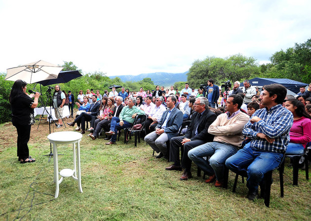 Poggi puso en marcha la construcción de 22 viviendas más para familias de Carpintería y Cortaderas