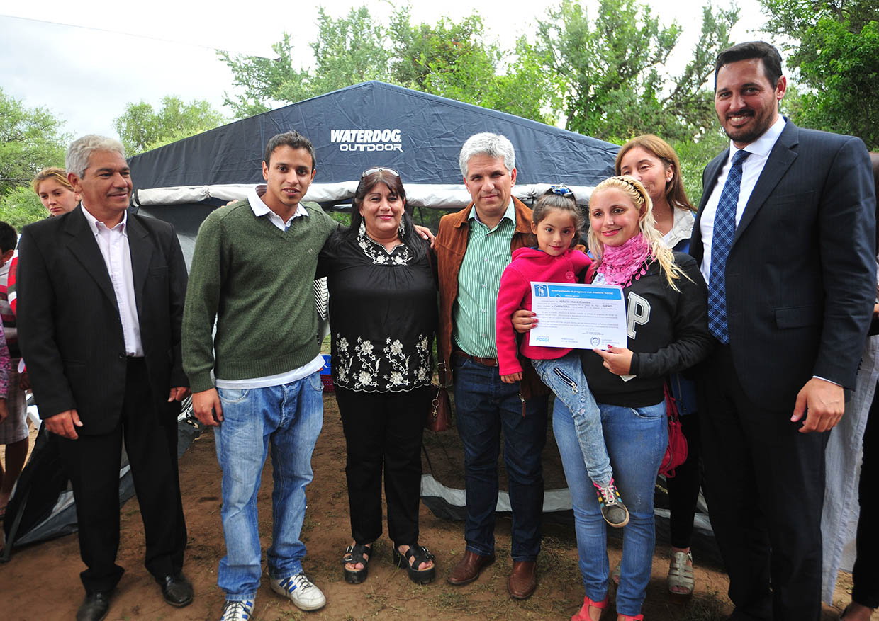 Poggi puso en marcha la construcción de 22 viviendas más para familias de Carpintería y Cortaderas