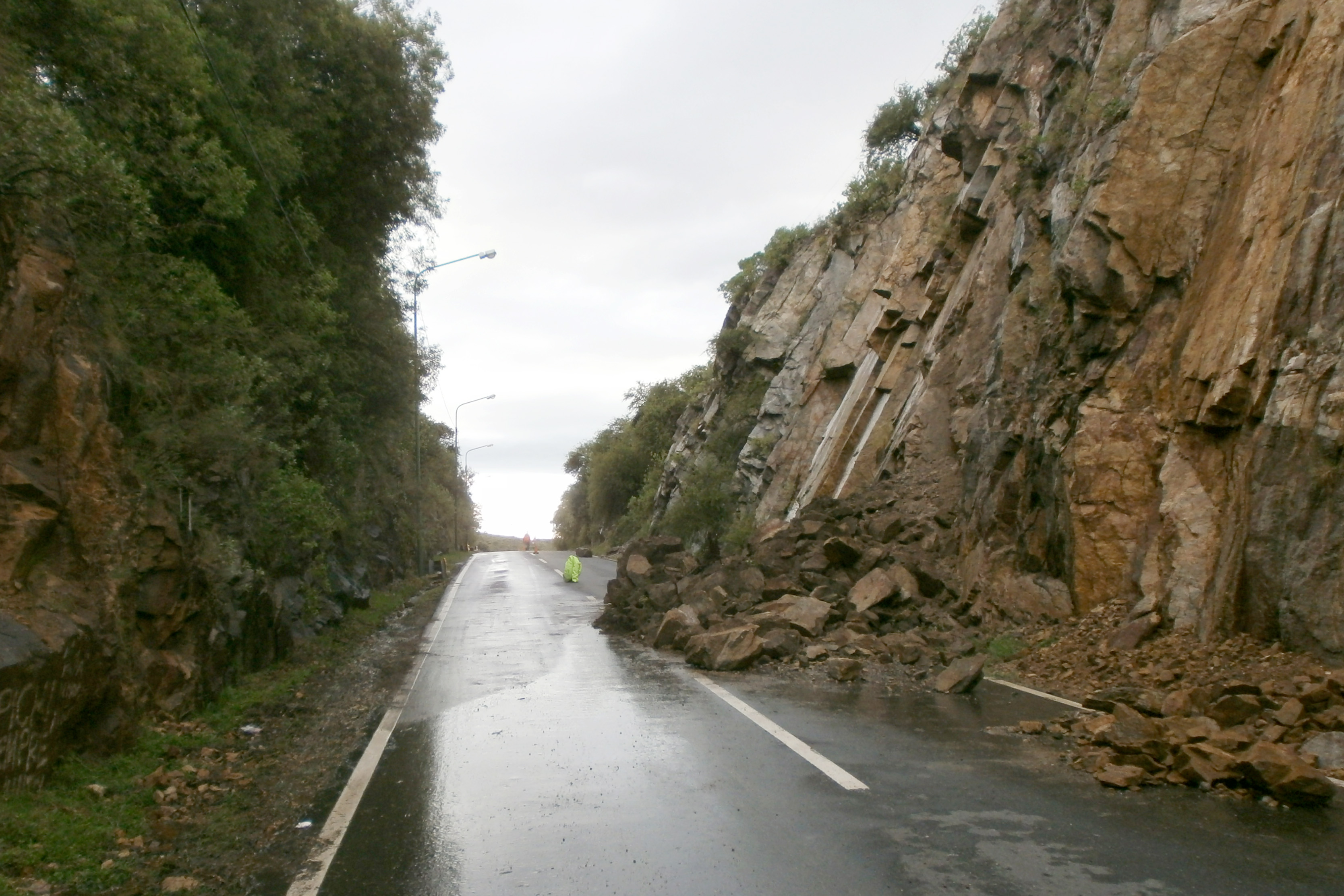 Recomiendan transitar con mucha precaución en rutas y autopistas