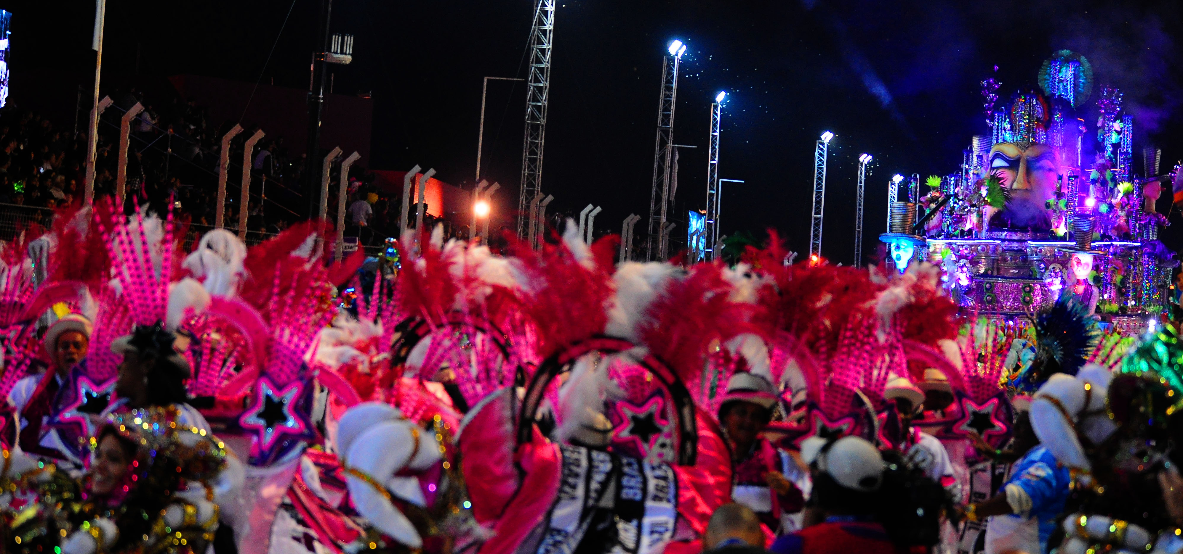 “Carnaval de Río en San Luis” trae alegría y samba en la noche puntana