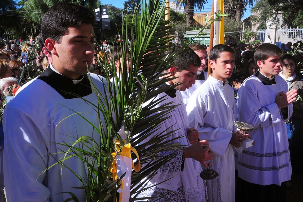 Con una procesión y bendición de Ramos se inicia la Semana Santa