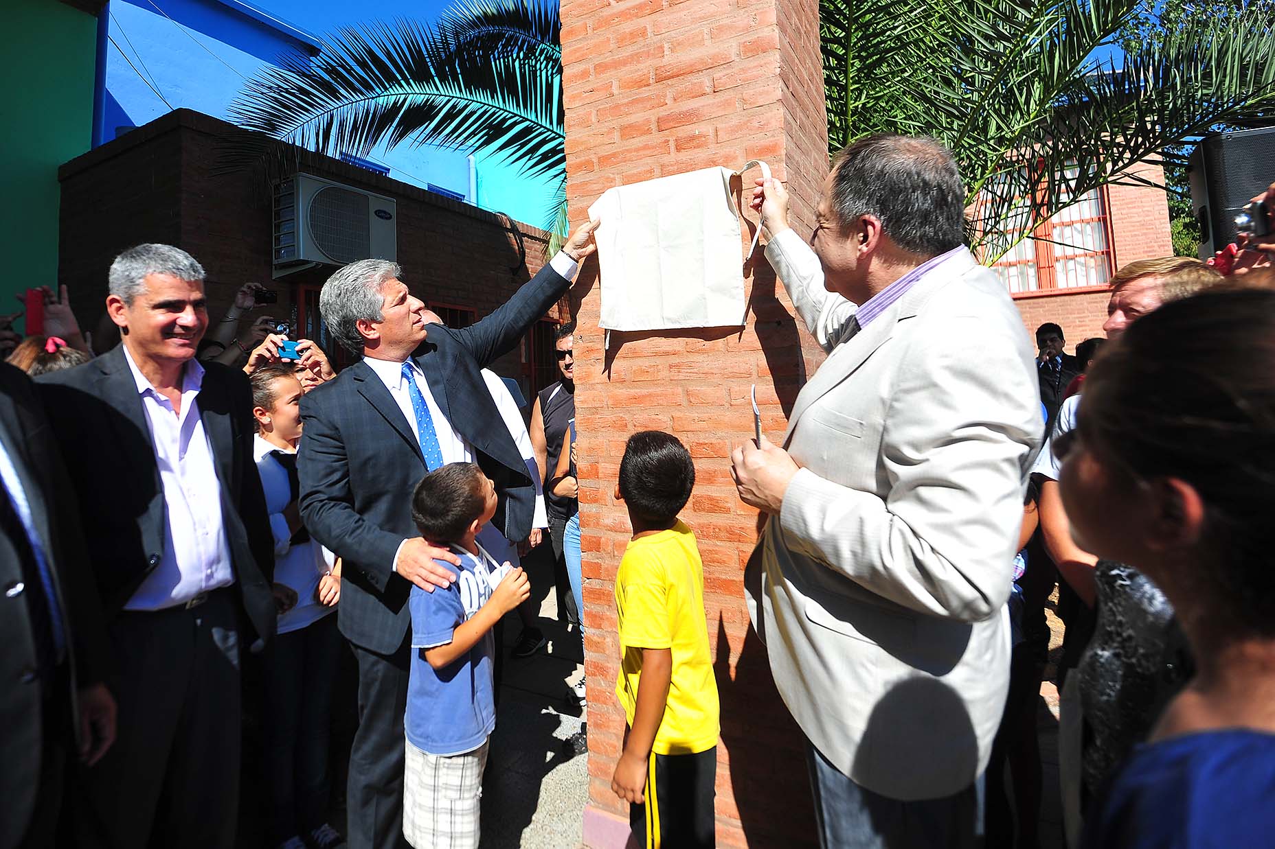 Poggi inauguró obras en la Escuela Autogestionada N° 10 de La Ribera