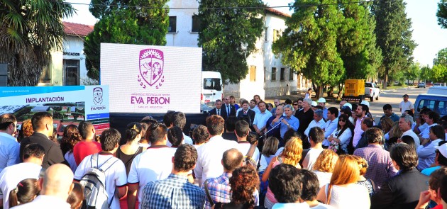 El gobernador Claudio Poggi explicó los objetivos de la UPrO a los futuros alumnos, instructores y vecinos