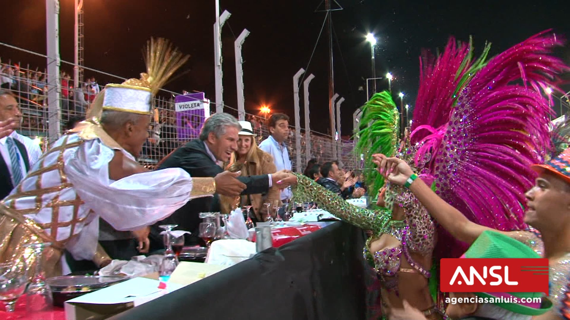 El gobernador en la tercera noche del Carnaval