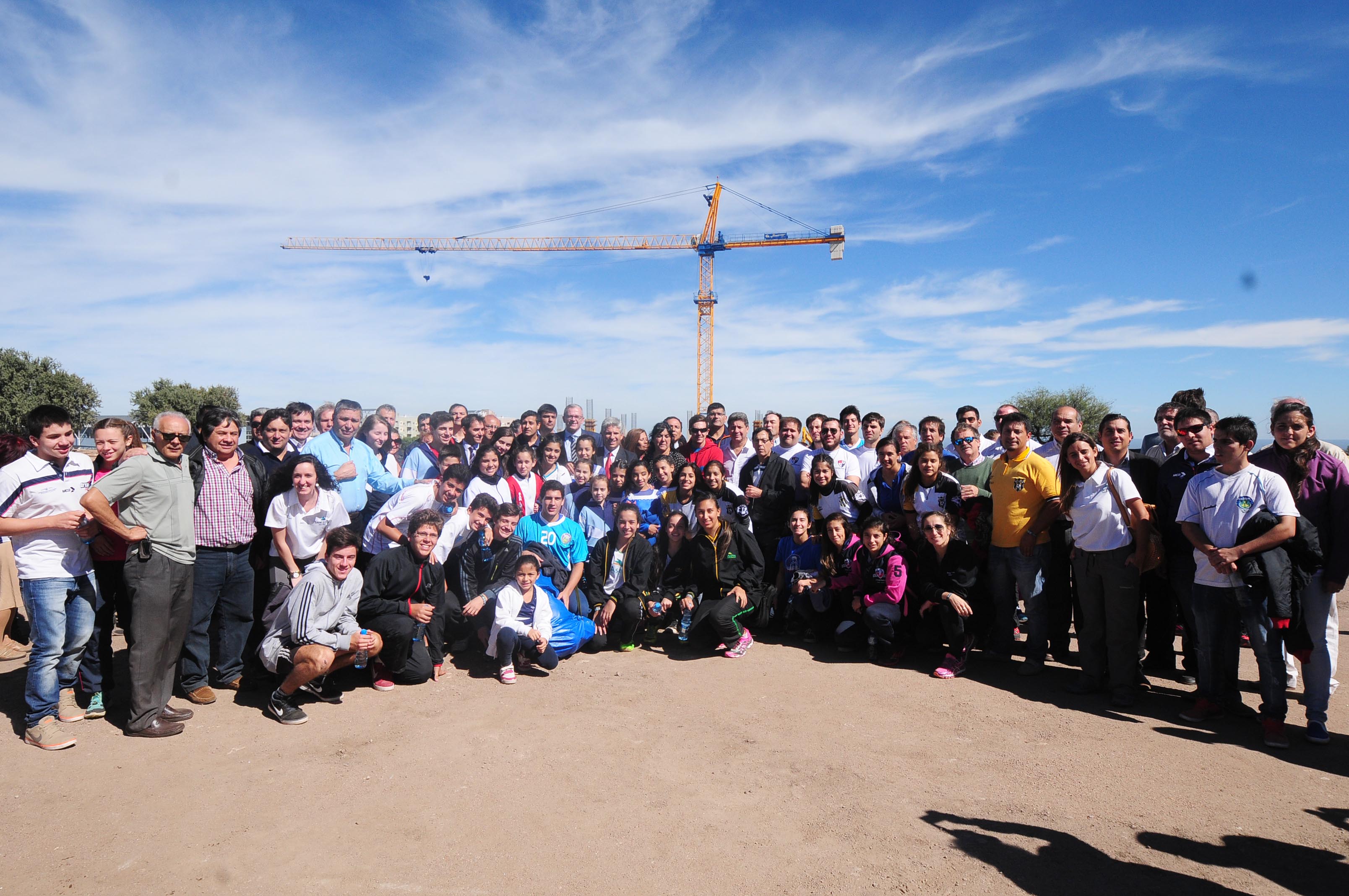 Poggi visitó junto a federaciones deportivas la obra del Centro de Alto Rendimiento Deportivo