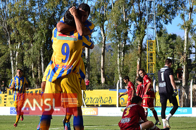 Juventud goleó a Defensores de Villa Ramallo