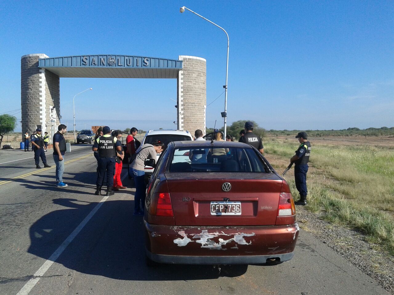 Detuvieron a cuatro hombres con droga y un arma de fuego