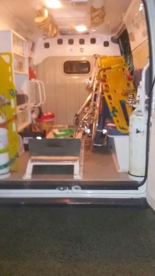 Una chica poseída puso miedo en una noche de emergencia