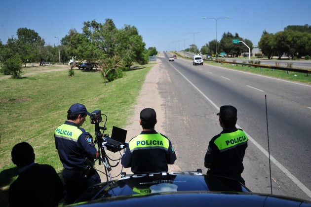 Confeccionaron más de 300 actas de infracción y retuvieron 35 vehículos durante el fin de semana