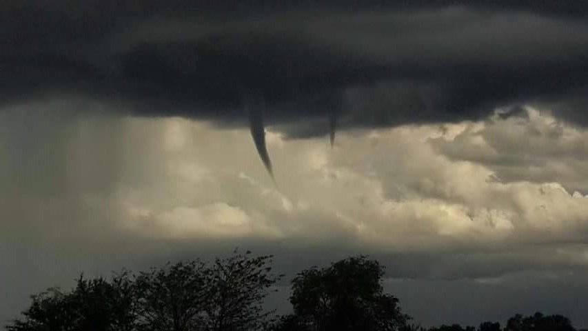 Embudos grises en el cielo mercedino