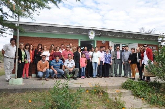 El ministro Sosa se reunió con directores de la Escuela N° 105 del paraje Planta de Sandía 