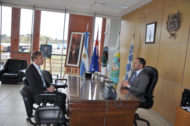 El ministro Marcelo Sosa recibió al embajador de Australia, Noel Campbell