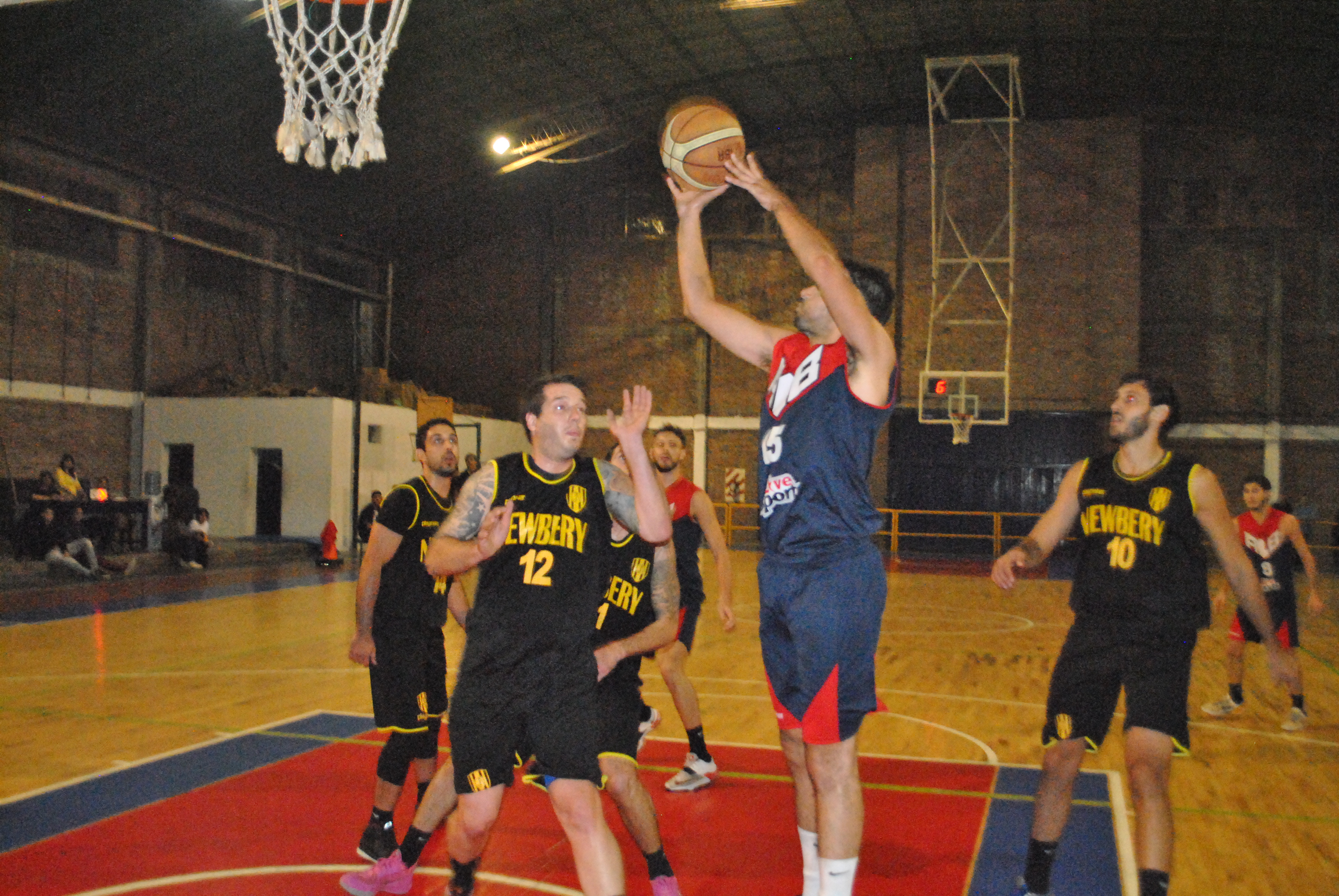 Básquet: Alberdi se quedó con el clásico