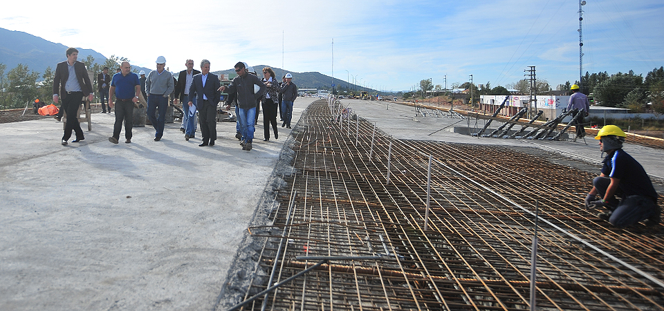 Poggi visitó la obra del Viaducto del Portezuelo que se inaugurará el 1º de julio