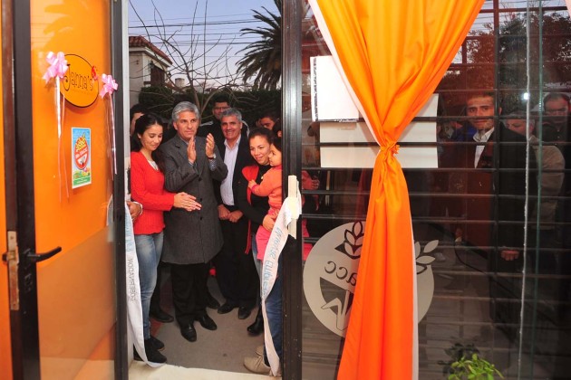 El gobernador de la Provincia, CPN Claudio Poggi, participó de la inauguración de la nueva empresa. 