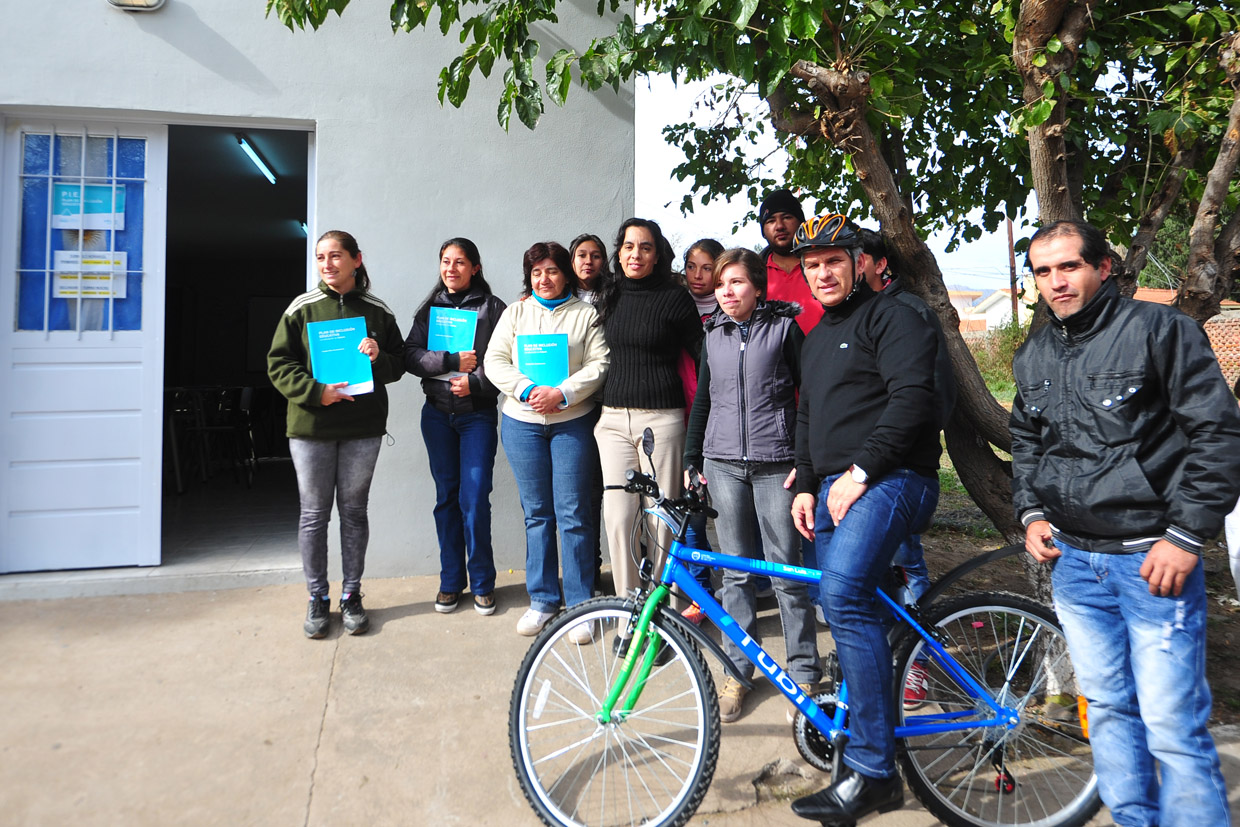 Poggi saludó a alumnos del PIE de Leandro Alem