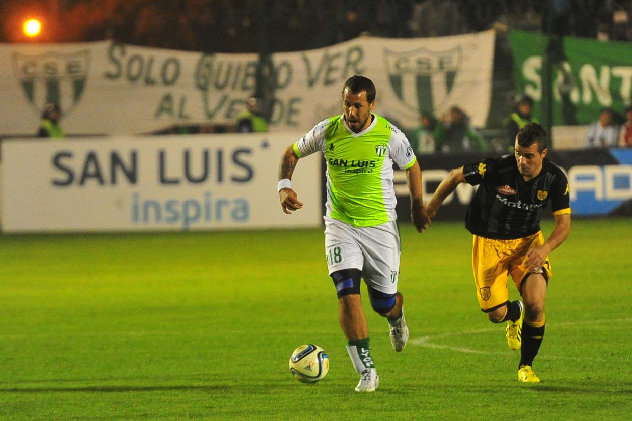 Estudiantes dejó su invicto de local y recuperó a Cristian Fabbiani