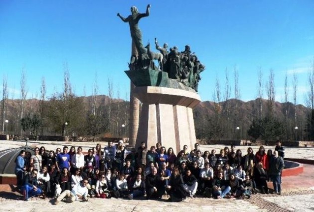 Los estudiantes estuvieron en el Monumento de Las Chacras. 