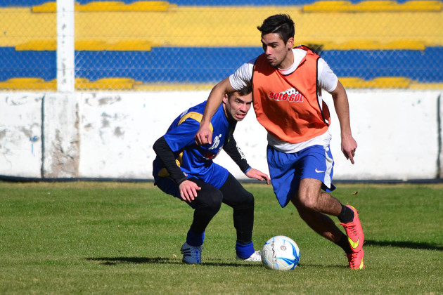 Juventud realizó la práctica de fútbol en el bajo.