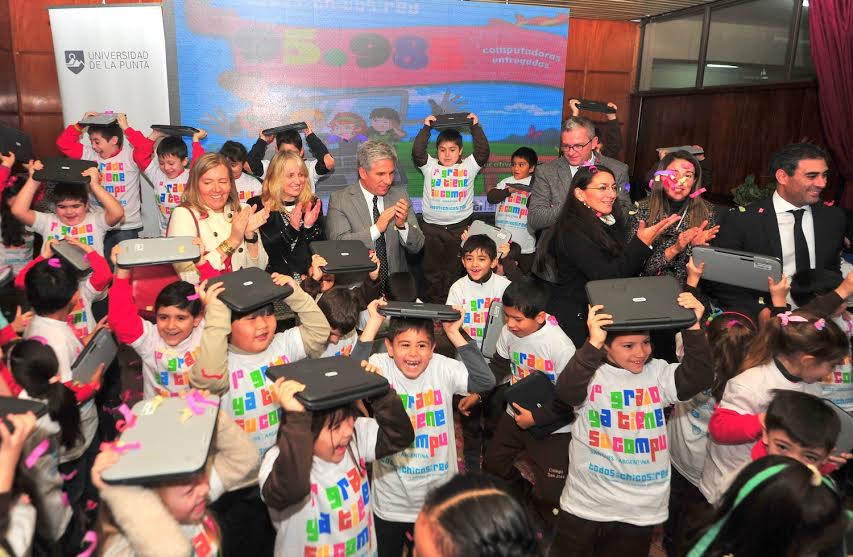 Alumnos de cuatro escuelas de San Luis recibieron sus computadoras