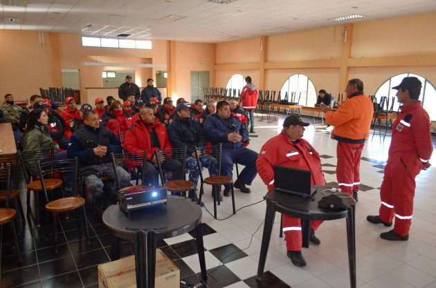 El encuentro contó con la presencia de 78 rescatistas y 32 perros