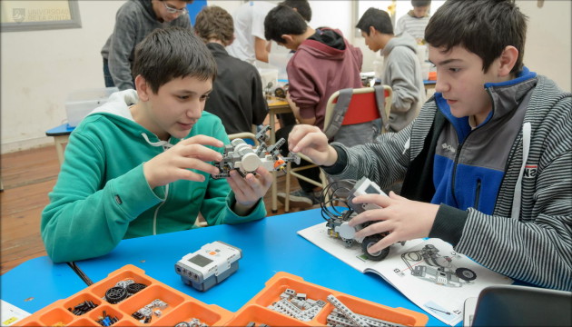 Más de 50 alumnos se sumaron a los talleres de robótica, que lleva adelante la ULP.