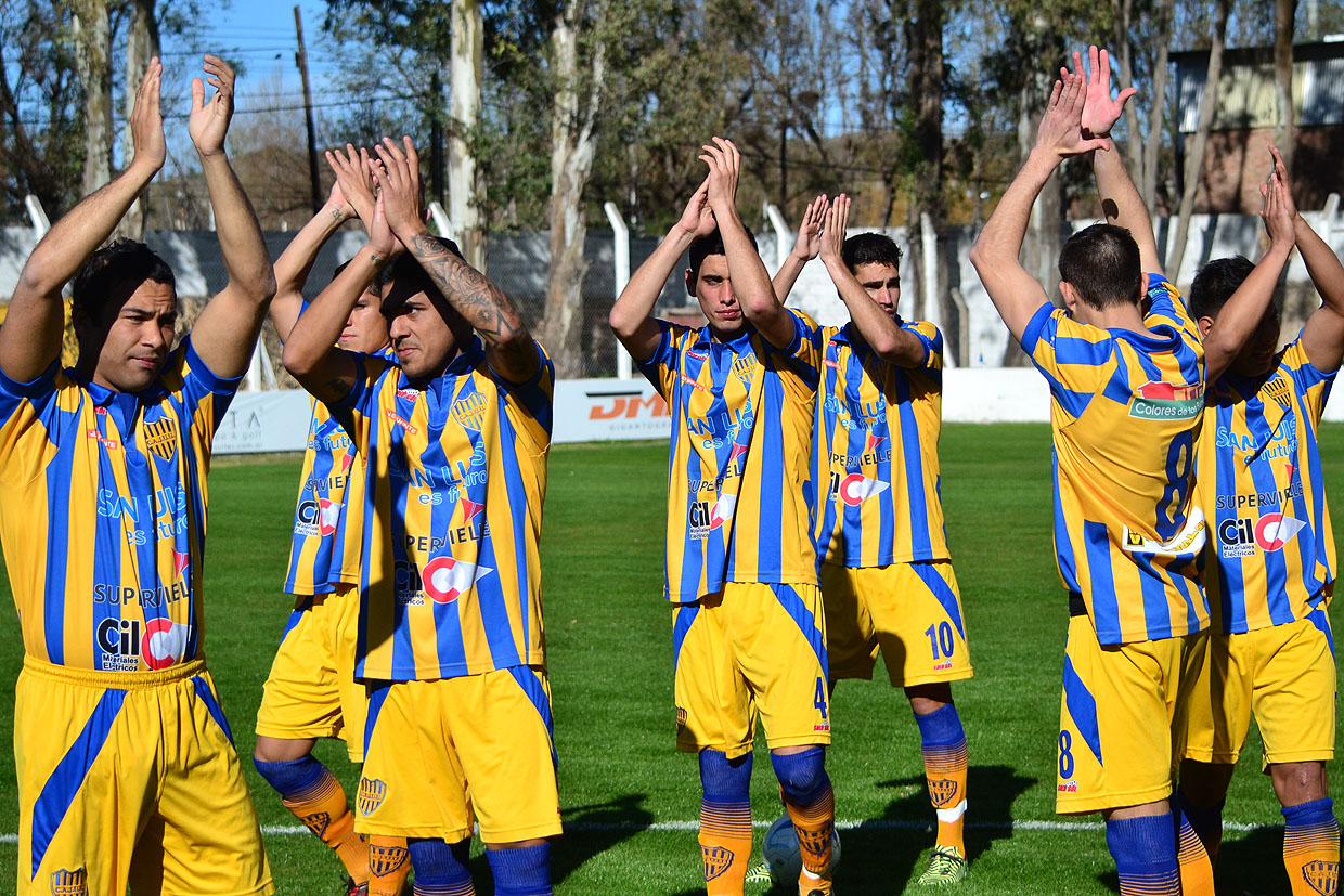 Juventud goleó a Sol de América por 3 a 0 y es líder junto a Talleres