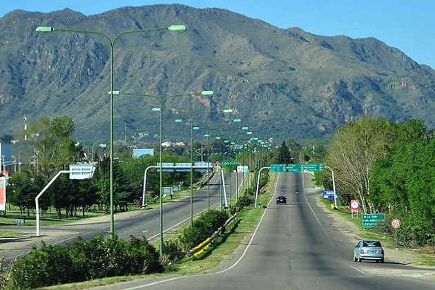 Las rutas y autopistas de la provincia están transitables y con visibilidad normal