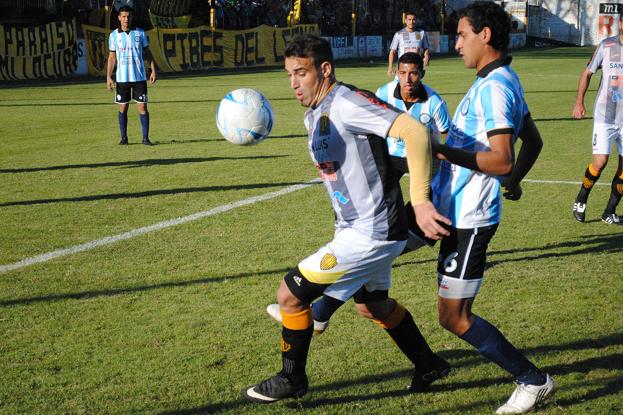 Jorge Newbery ganó de visitante en Mendoza y quiere la clasificación