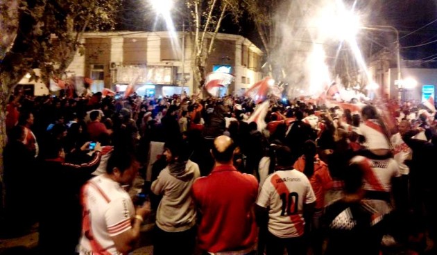 Villa Mercedes también se vistió de rojo y blanco.