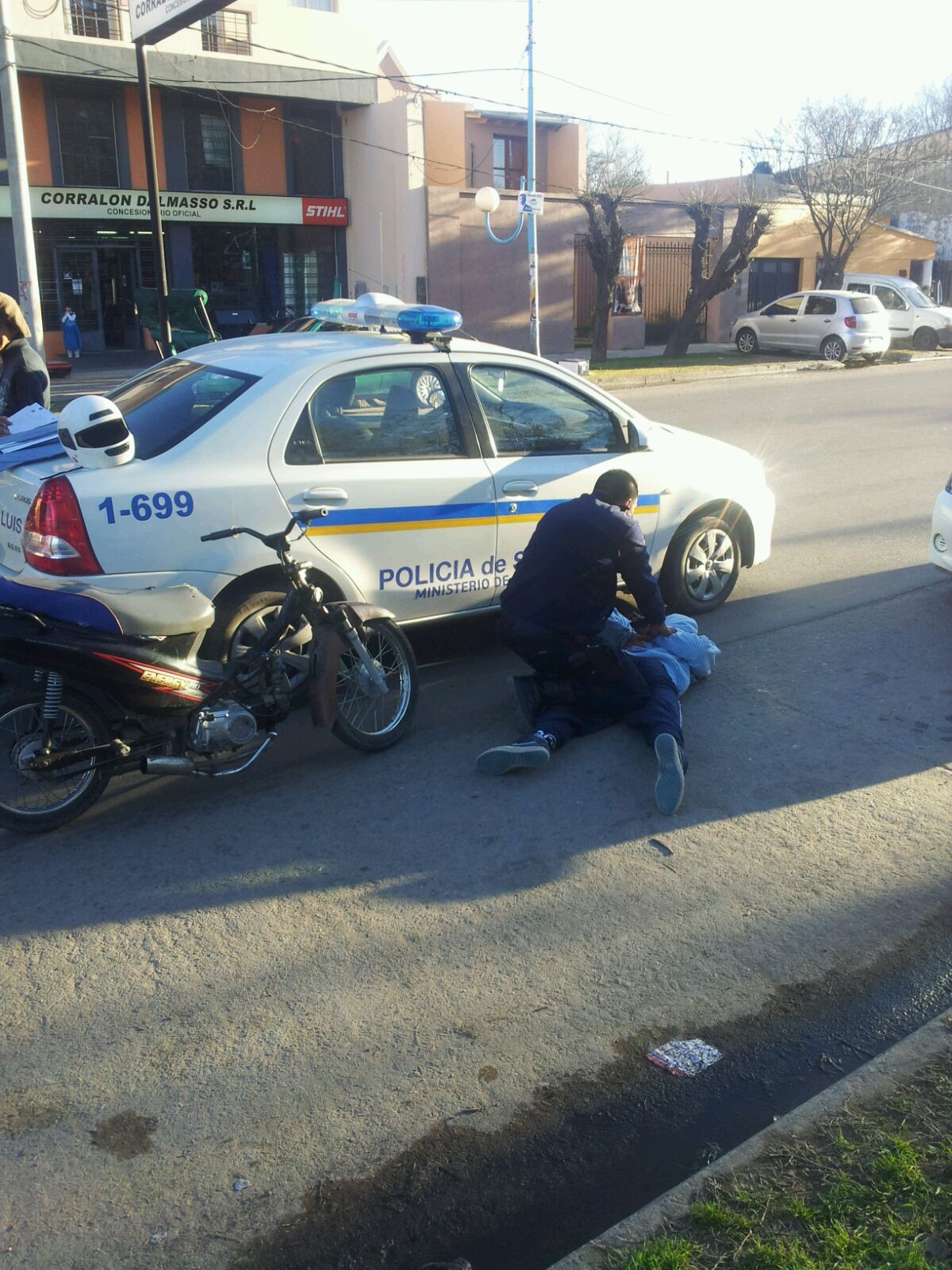 Detuvieron a una persona que circulaba en motocicleta con un arma de fuego