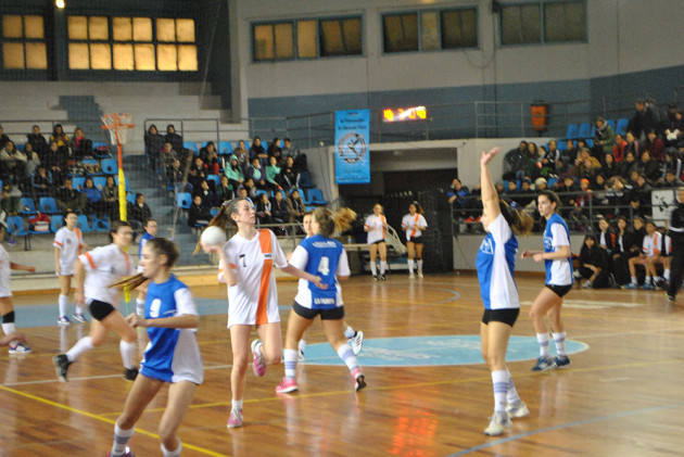 El 61° Campeonato Argentino de Cestoball ya está en marcha en Villa Mercedes.