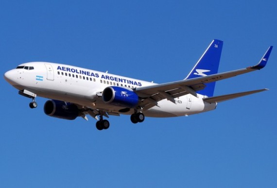 El ministro Trombotto pidió la reanudación del vuelo nocturno de Aerolíneas Argentinas